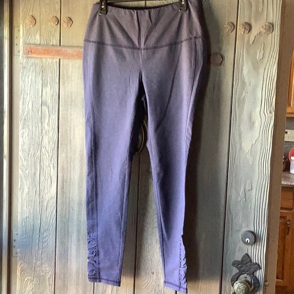 EUC Chico’s Zenergy Leggings